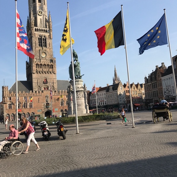 Meet your Posher, Maria - Picture 2 of 4